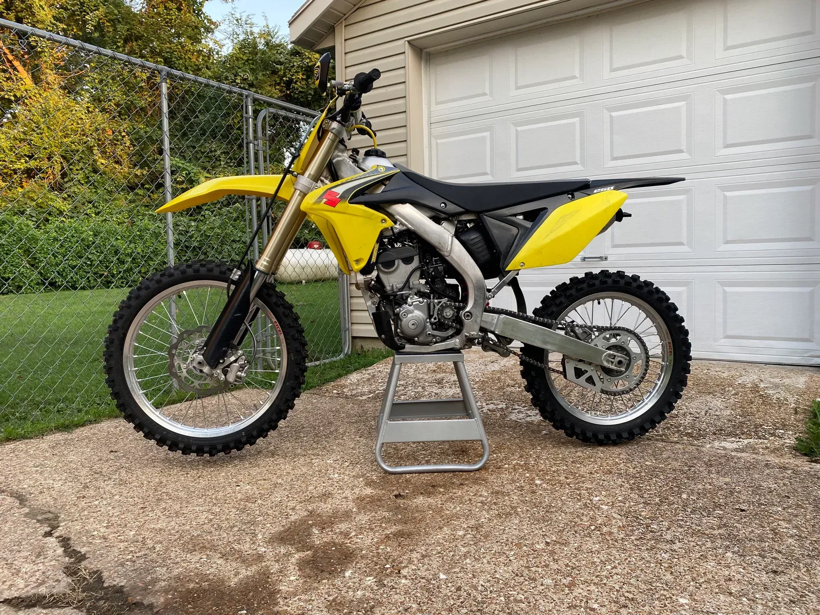 2016 rmz250