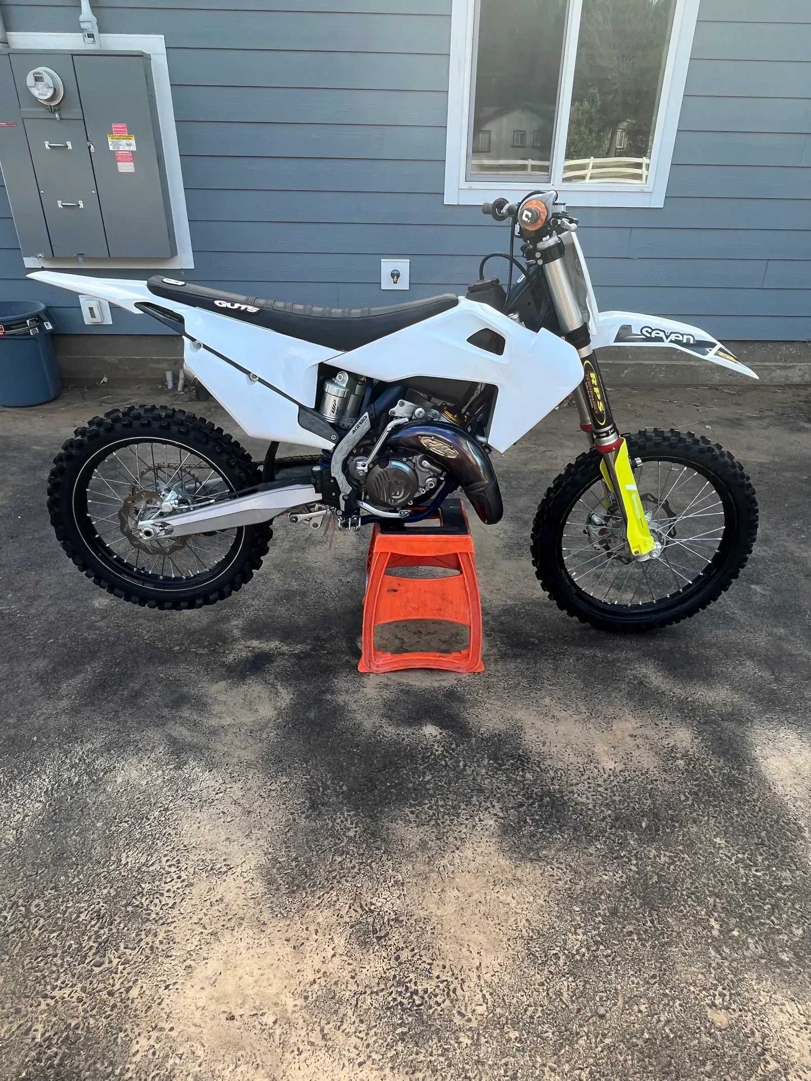 2022 deals tc 125