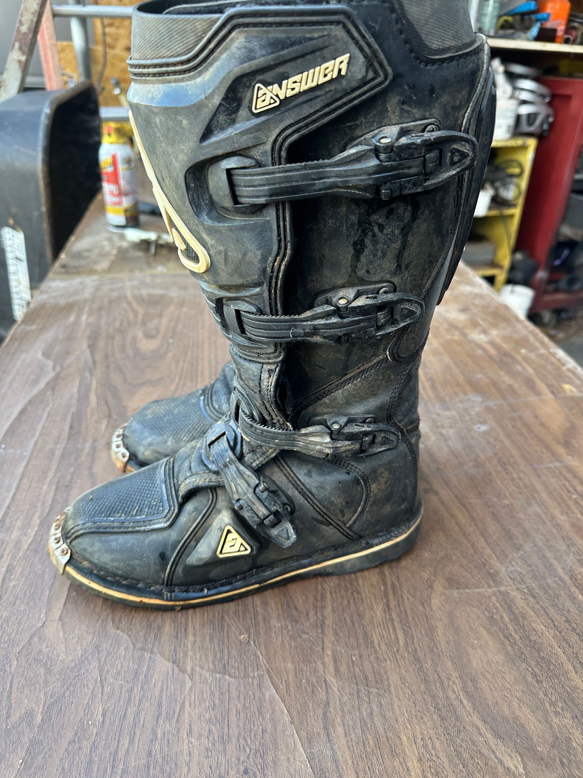 Answer Boots