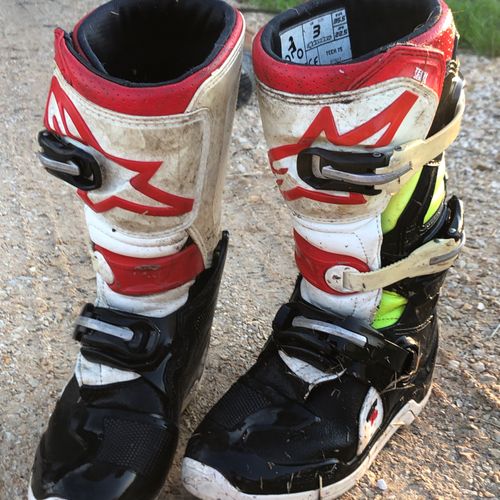 Youth Alpinestars Boots - Size 3
