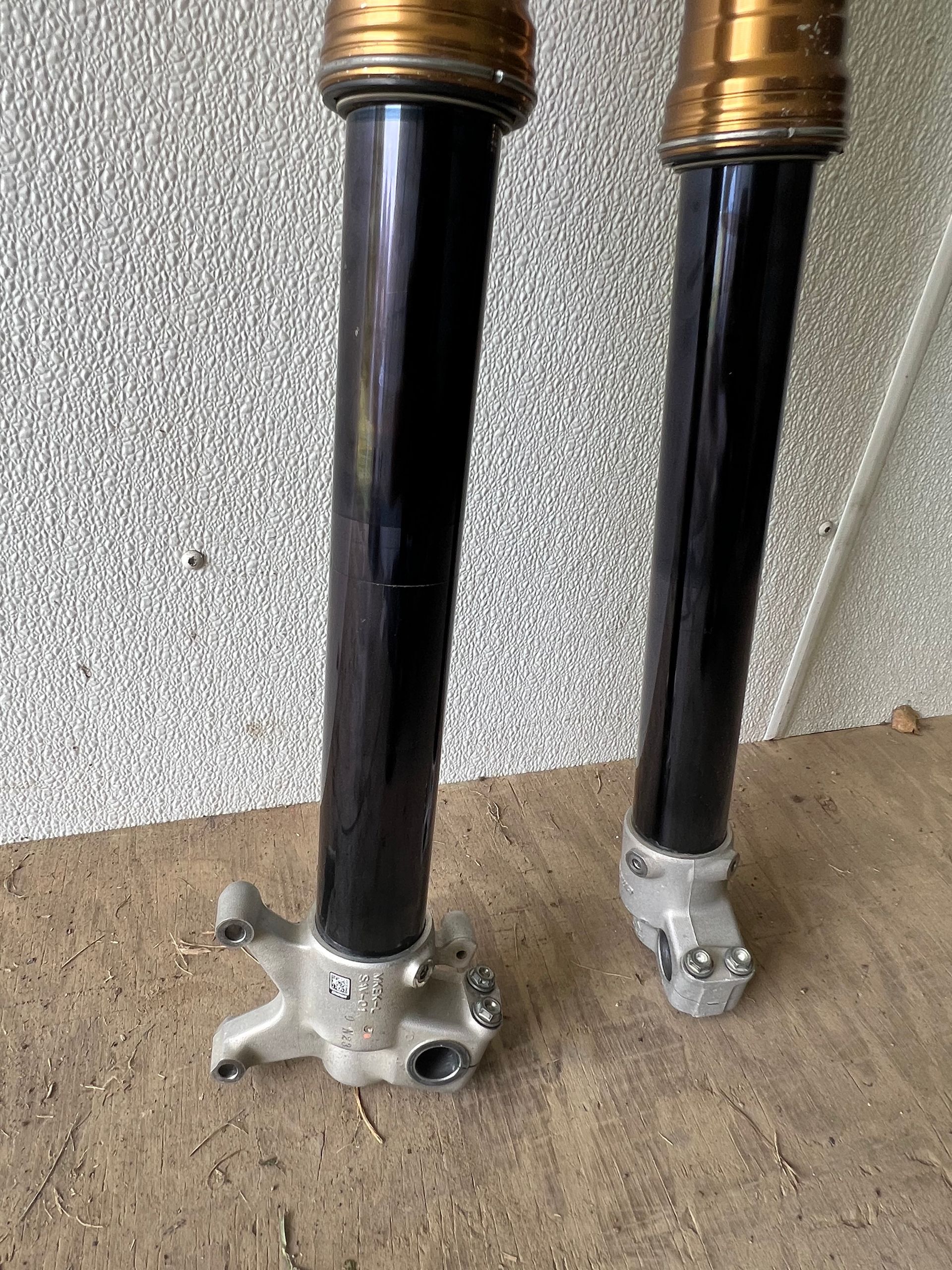 Kashima Forks and Schock For CRF - Showa