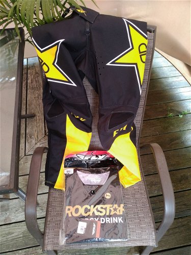NWT Fly racing L jersey/28 pant