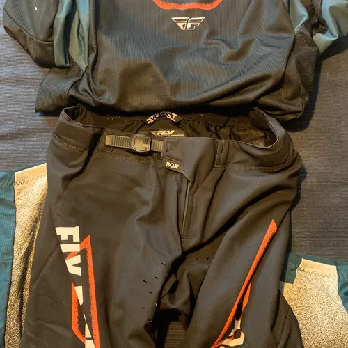 Fly Racing Gear Combo - Size M/32