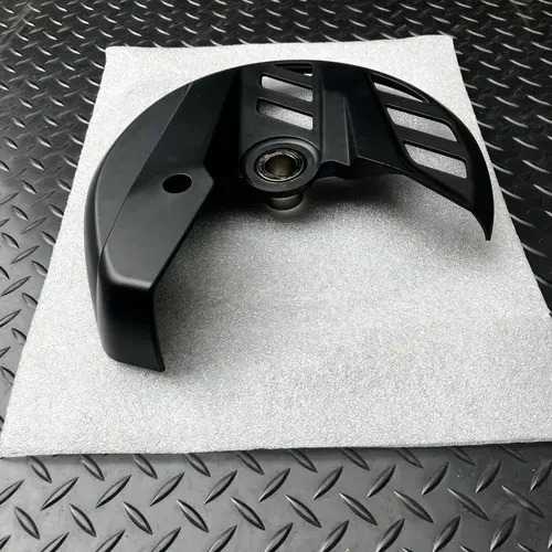 Ktm/Husqvarna/ GasGas 
Factory Front Brake Disc Guard 
15 thru 24 Big Bikes 