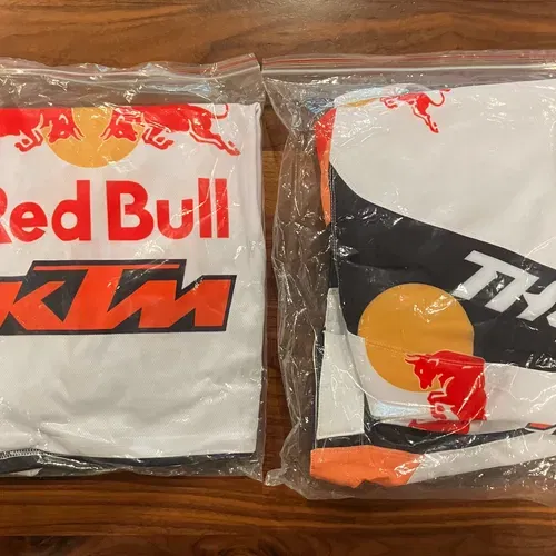 Redbull Ktm Pants/Jersey Combo
Adult Size M/32