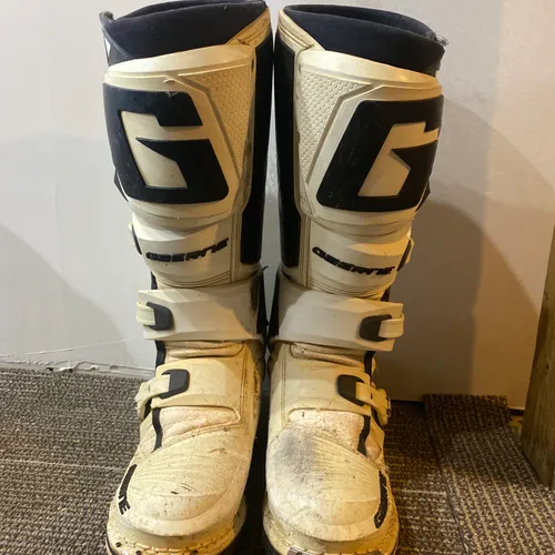 Gaerne Boots - Size 9