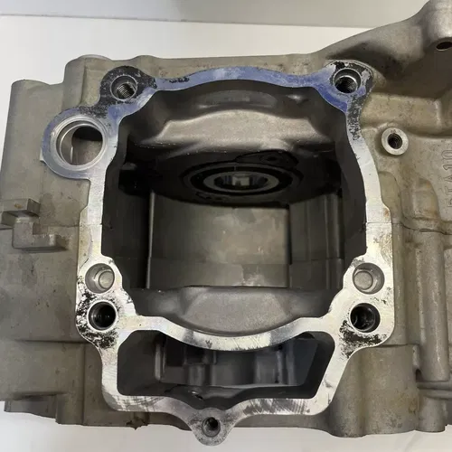 2005 (03-06) YAMAHA WR 450 ENGINE CRANKCASE 5TJ-15100-10-YX CASE CASES WR450 F