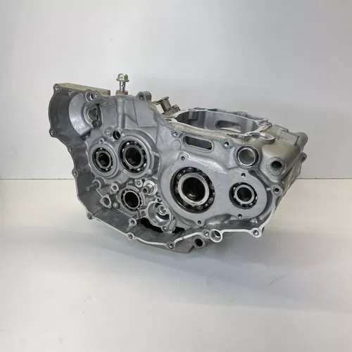 2005 (03-06) YAMAHA WR 450 ENGINE CRANKCASE 5TJ-15100-10-YX CASE CASES WR450 F