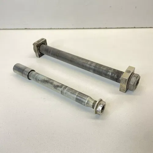 2005 HONDA CRF450R OEM FRONT REAR AXLE AXLES