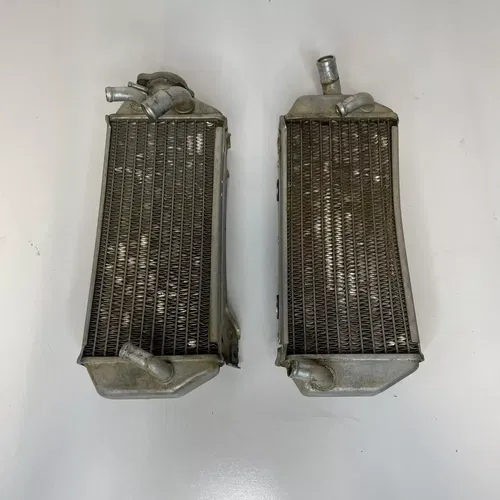 Suzuki RM250 1998 Radiators Left Right Radiator OEM