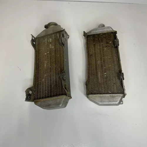 Suzuki RM250 1998 Radiators Left Right Radiator OEM