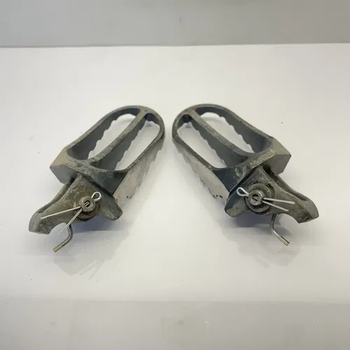 IMS Pro Series Footpegs 292219-4 for 02-23 Honda CRF 450 R 250R 02-07 CR 125 250