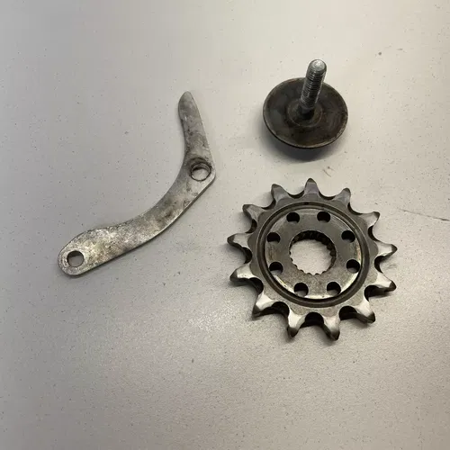 Honda - CASE SAVER CR125R (1997-2007) Front Sprocket