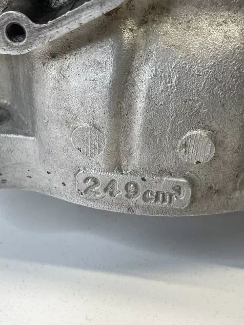 1999 SUZUKI RM250 RM 250 OEM ENGINE MOTOR CYLINDER BORE JUG HEAD TOP END