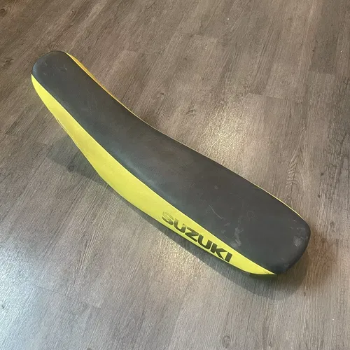 05-07 SUZUKI RMZ450 RMZ 450 RMZ450Z OEM FOAM PAN SEAT SADDLE COVER SHORT