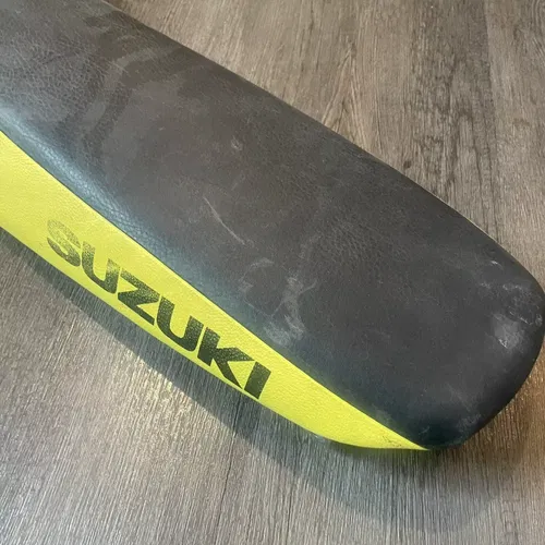 05-07 SUZUKI RMZ450 RMZ 450 RMZ450Z OEM FOAM PAN SEAT SADDLE COVER SHORT