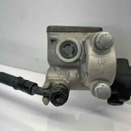 2005 04-17 CRF250X CRF250 Front Brake Caliper Bracket Hose Master Cylinder Lever