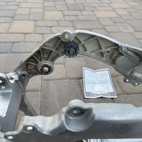 2011 Kawasaki KX250F KX 250F Main Frame Chassis Cradle + COMPLETE + 450 11