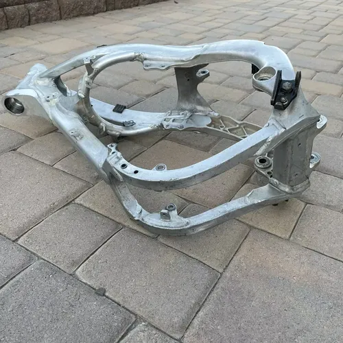 2011 Kawasaki KX250F KX 250F Main Frame Chassis Cradle + COMPLETE + 450 11