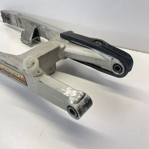1997 95-97 KX100 KX 100 Swingarm Rear Suspension Fork Wheel Support Brace Arm