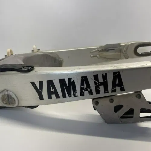 2005 YAMAHA WR250F / WR450F REAR SWINGARM SWING ARM SUSPENSION PIVOT