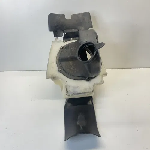 1997 - 1999 Honda CR250 R OEM AIR BOX AIRBOX INTAKE CLEANER CASE 17210-KZ3-B00
