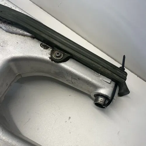 2005 04-07 HONDA CRF250R CRF 250R OEM REAR SWINGARM SWING ARM SUSPENSION NICE!!!