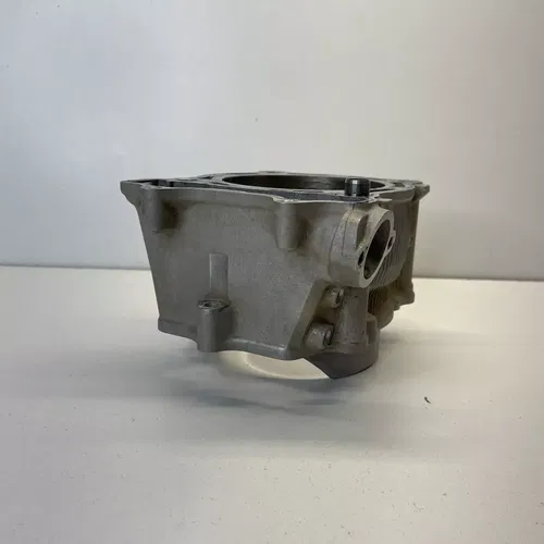 2007 YAMAHA WR450F YZ450F OEM ENGINE CYLINDER BORE JUG TOP END 2S2-11311-11-00