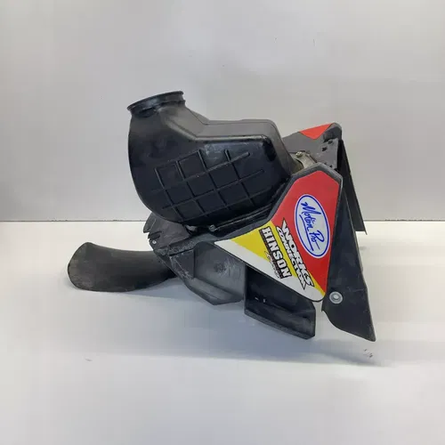 2003 SUZUKI 01-06 RM250 OEM AIRBOX INTAKE AIR CLEANER CASE 13700-37F31