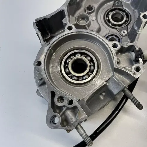 2003 01-05 Kawasaki KX85 KX 85 ENGINE MOTOR CRANKCASE CRANK CASES 14001-1313