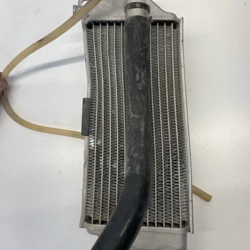 2014 - 2017 Yamaha YZ250F YZ450F Genuine OEM Right Side Radiator W Cap Cooling