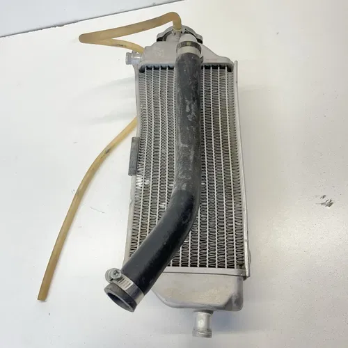 2014 - 2017 Yamaha YZ250F YZ450F Genuine OEM Right Side Radiator W Cap Cooling