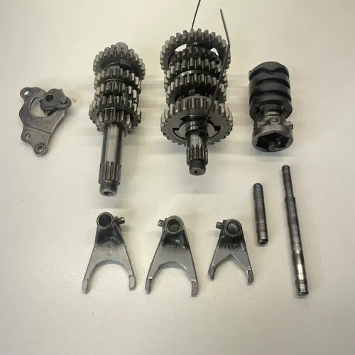 1998 YZ125 YZ 125 OEM Transmission Set Main Counter Shaft Drive Axle