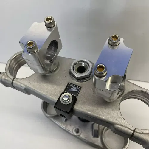 2004 04-07 Honda CRF450R CRF450 R / Original OEM TRIPLE CLAMP 1 1/8 Bar Mount