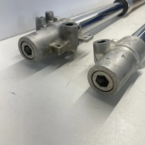 2003 03 RM100 RM 100 Front Fork Set Shock Absorber Suspension Unit Damper Leg