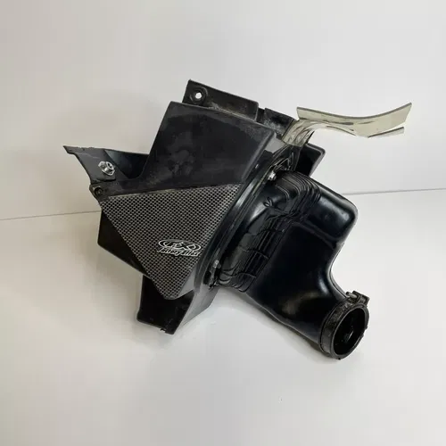 2000 96-00 Suzuki RM250 OEM Air Box Intake Filter Air box Air Filter Case