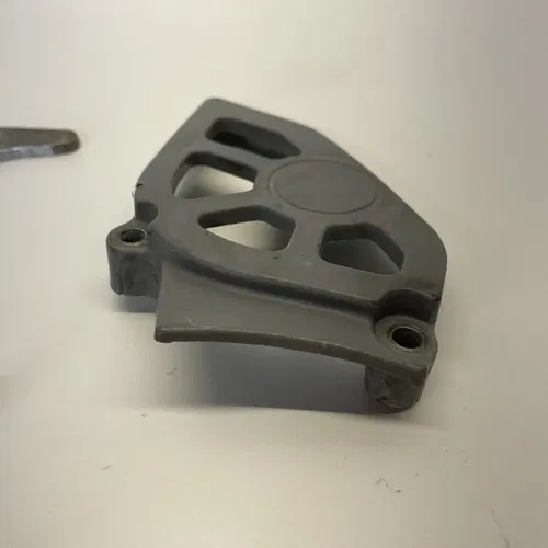 2002 - 2005 Honda CRF 450R CRF450R OEM CASE SAVER SPROCKET GUARD COVER