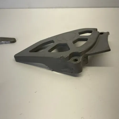 2002 - 2005 Honda CRF 450R CRF450R OEM CASE SAVER SPROCKET GUARD COVER