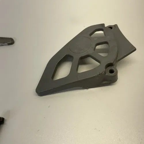 2002 - 2005 Honda CRF 450R CRF450R OEM CASE SAVER SPROCKET GUARD COVER