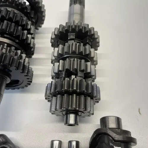 2003 Kawasaki KX85 Transmission Gears Gear Drive Output Shaft, Shifter Forks.