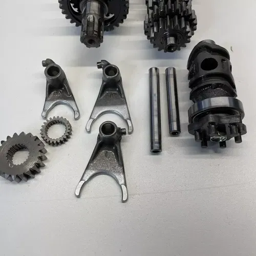 2003 Kawasaki KX85 Transmission Gears Gear Drive Output Shaft, Shifter Forks.