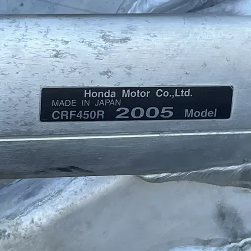 2005 honda crf450r OEM FRAME CHASSIS CHASSI MAIN ALUMINUM MOUNT 50010-MEN-730