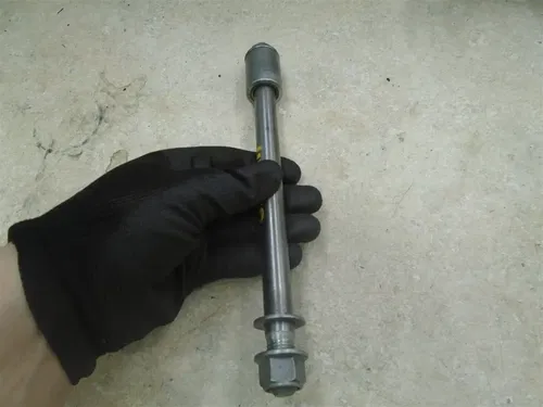 Honda 250 CM CUSTOM CM250C CM250-C Wheel Axle 1983 HB550