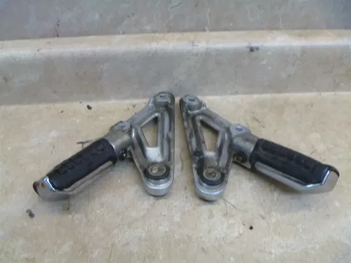 Honda 750 VF V45 MAGNA VF750 Used Rear Footpegs Set 1982 HB122