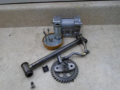Kawasaki 1000 ZG CONCOURSE ZG1000 Engine Oil Pump 1986 KB141