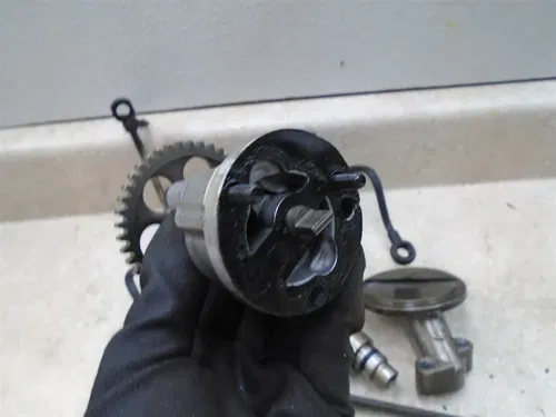 Yamaha 700 FZX FAZER FZX700 Engine Oil Pump Unit 1986 YB301
