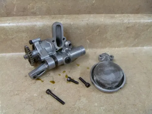 Yamaha 750 XS TRIPLE XS750 Used Engine Oil Pump 1977 Vintage YB85