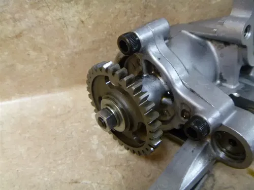 Yamaha 750 XS TRIPLE XS750 Used Engine Oil Pump 1977 Vintage YB85