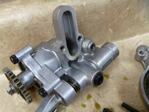 Yamaha 750 XS TRIPLE XS750 Used Engine Oil Pump 1977 Vintage YB85