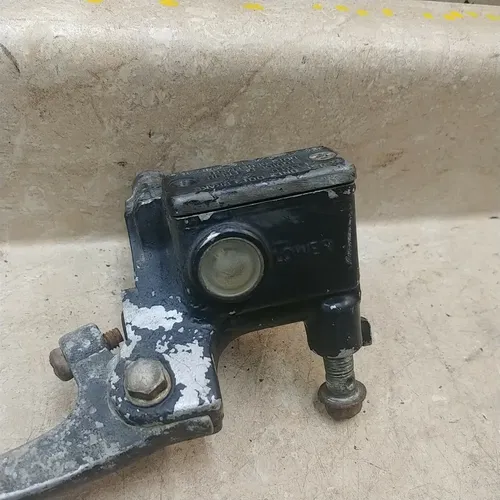 Honda 200 XL XL200 Front Brake Master Cylinder 1984 HB579